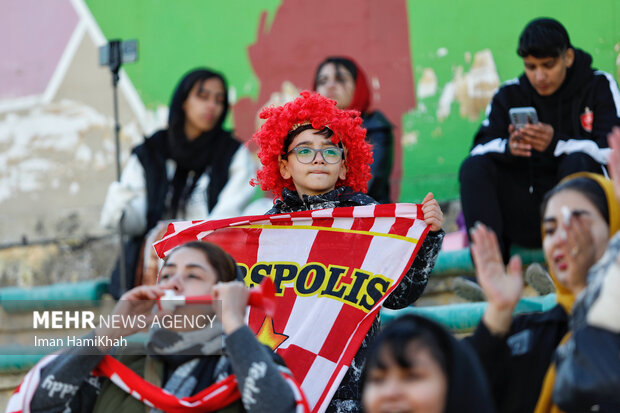 لیگ دسته یک‌ فوتبال بانوان؛ پاس همدان - پرسپولیس