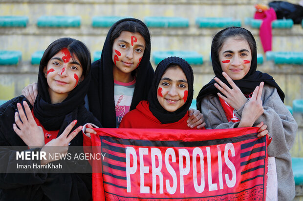 لیگ دسته یک‌ فوتبال بانوان؛ پاس همدان - پرسپولیس