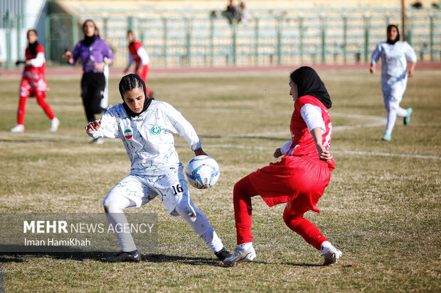 لیگ دسته یک‌ فوتبال بانوان؛ پاس همدان - پرسپولیس