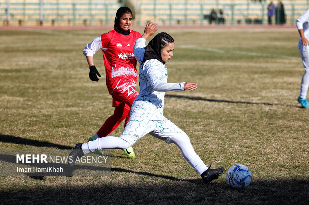 لیگ دسته یک‌ فوتبال بانوان؛ پاس همدان - پرسپولیس