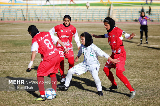 لیگ دسته یک‌ فوتبال بانوان؛ پاس همدان - پرسپولیس