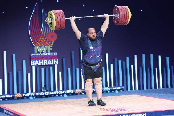 دارنده مدال طلای جهان: با زانوی پاره به مدال رسیدم