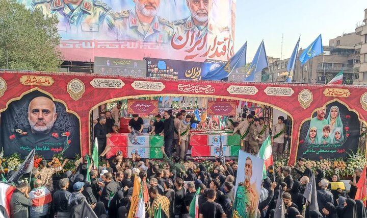 تشییع پیکر ۶۰ شهید اقتدار در تهران؛ تجلی وحدت و استکبارستیزی در محرم تشییع پیکر ۶۰ شهید اقتدار در تهران؛ تجلی وحدت و استکبارستیزی در محرم