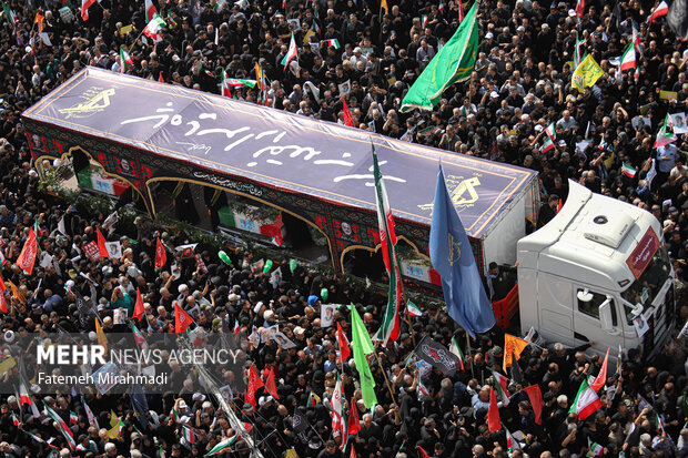 تشییع پیکر ۶۰ شهید اقتدار در تهران؛ تجلی وحدت و استکبارستیزی در محرم تشییع پیکر ۶۰ شهید اقتدار در تهران؛ تجلی وحدت و استکبارستیزی در محرم