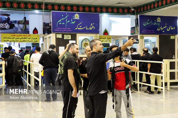 وضعیت تردد زائران از مرزی خسروی؛ شامگاه جمعه وضعیت تردد زائران از مرزی خسروی؛ شامگاه جمعه