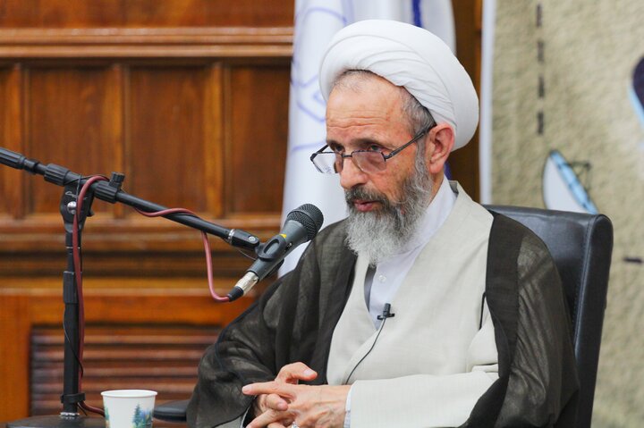 پذیرش مذاکره با دشمن آشکار، گواهی از عدم باور به وعدههای الهی است پذیرش مذاکره با دشمن آشکار، گواهی از عدم باور به وعدههای الهی است