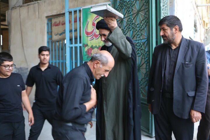 اولین کاروان اتوبوسی زائران اربعین از چهارمحال و بختیاری راهی کربلا شد اولین کاروان اتوبوسی زائران اربعین از چهارمحال و بختیاری راهی کربلا شد